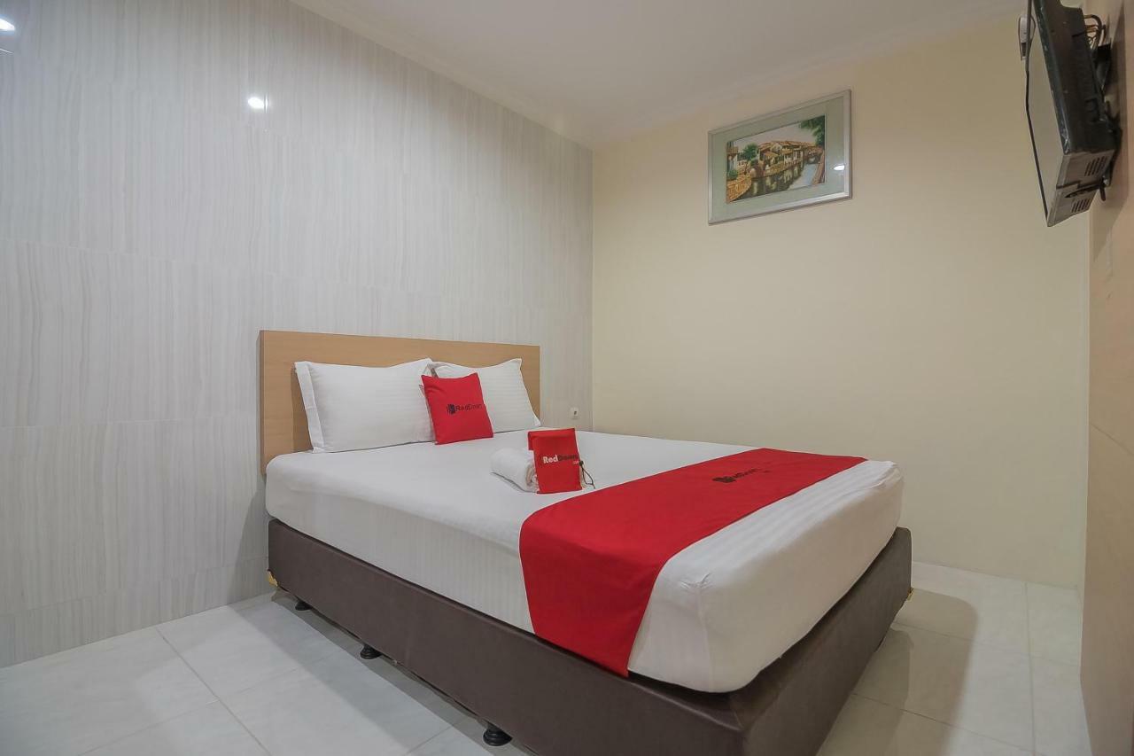 RedDoorz near MT Haryono Semarang Hotel Bagian luar foto