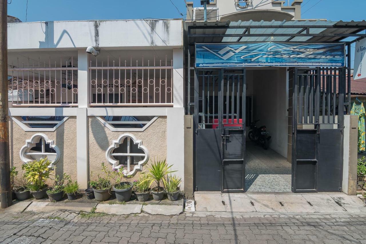 RedDoorz near MT Haryono Semarang Hotel Bagian luar foto