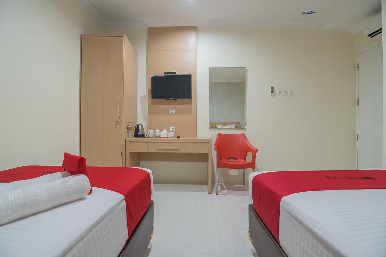 RedDoorz near MT Haryono Semarang Hotel Bagian luar foto
