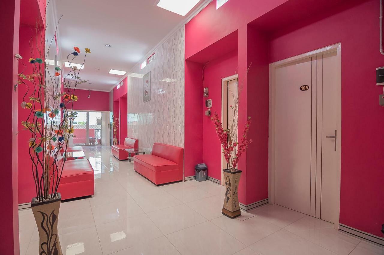 RedDoorz near MT Haryono Semarang Hotel Bagian luar foto