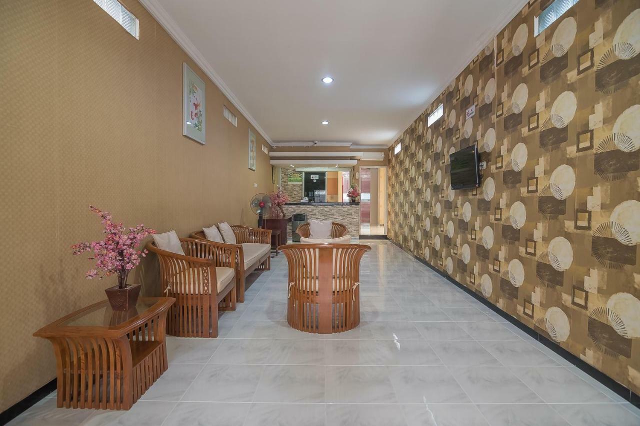 RedDoorz near MT Haryono Semarang Hotel Bagian luar foto